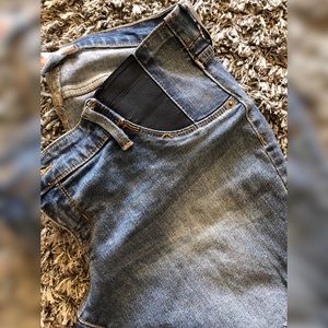 Destructed Maternity Skinny Jean